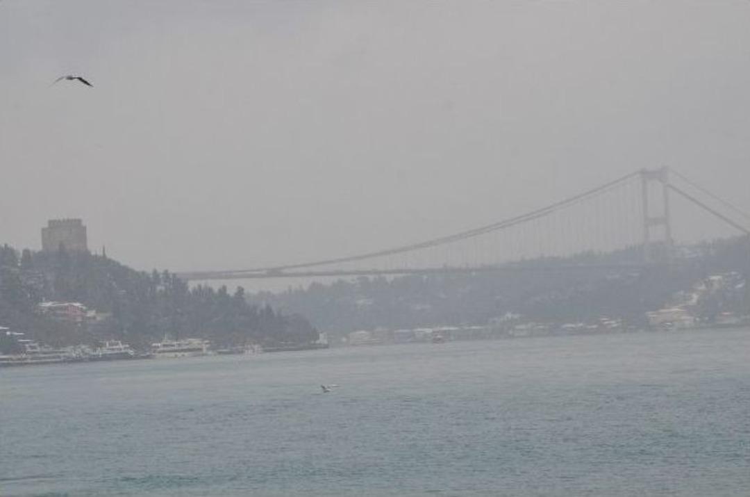 İstanbul Boğazı, Sis Nedeniyle Gemi Trafiğine Kapatıldı