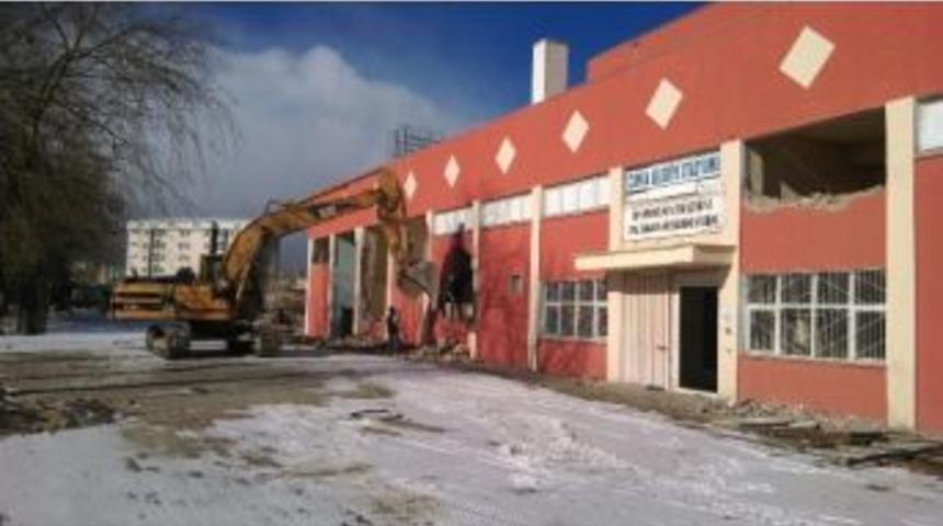 &Ccedil;umra Şehir Stadyumu&rsquo;nda B&uuml;y&uuml;k Değişim S&uuml;r&uuml;yor