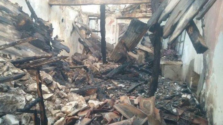 Kuşadası’nda Tarihi Ev Yangınının Faturası Ağır G1