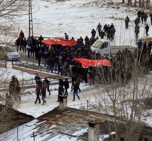 Şehit Özel Harekat Polisi Şehitliğe Defnedildi