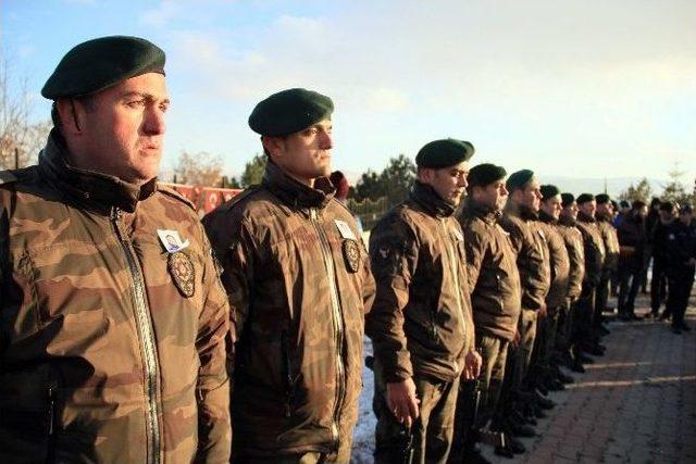 Şehit Özel Harekat Polisi Şehitliğe Defnedildi