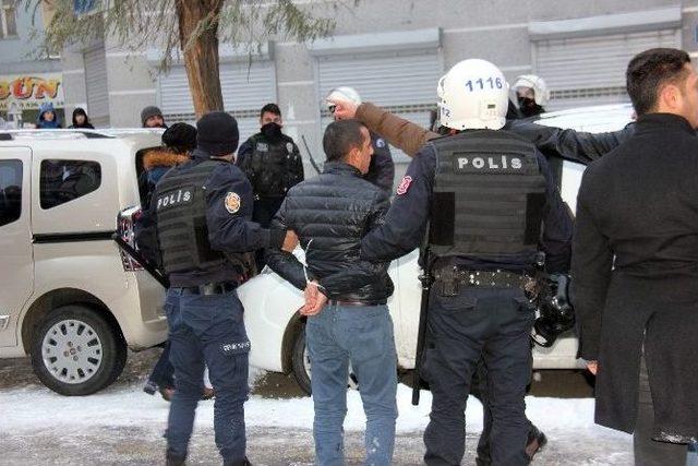 Bingöl’de İzinsiz Gösteriye Polis Müdahalesi