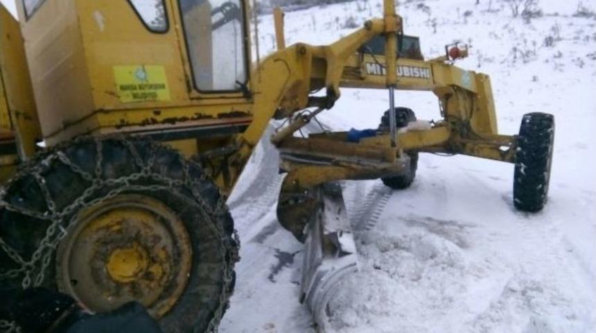 Manisa B&uuml;y&uuml;kşehir Karla M&uuml;cadele Ekipleri G&ouml;rev Başında