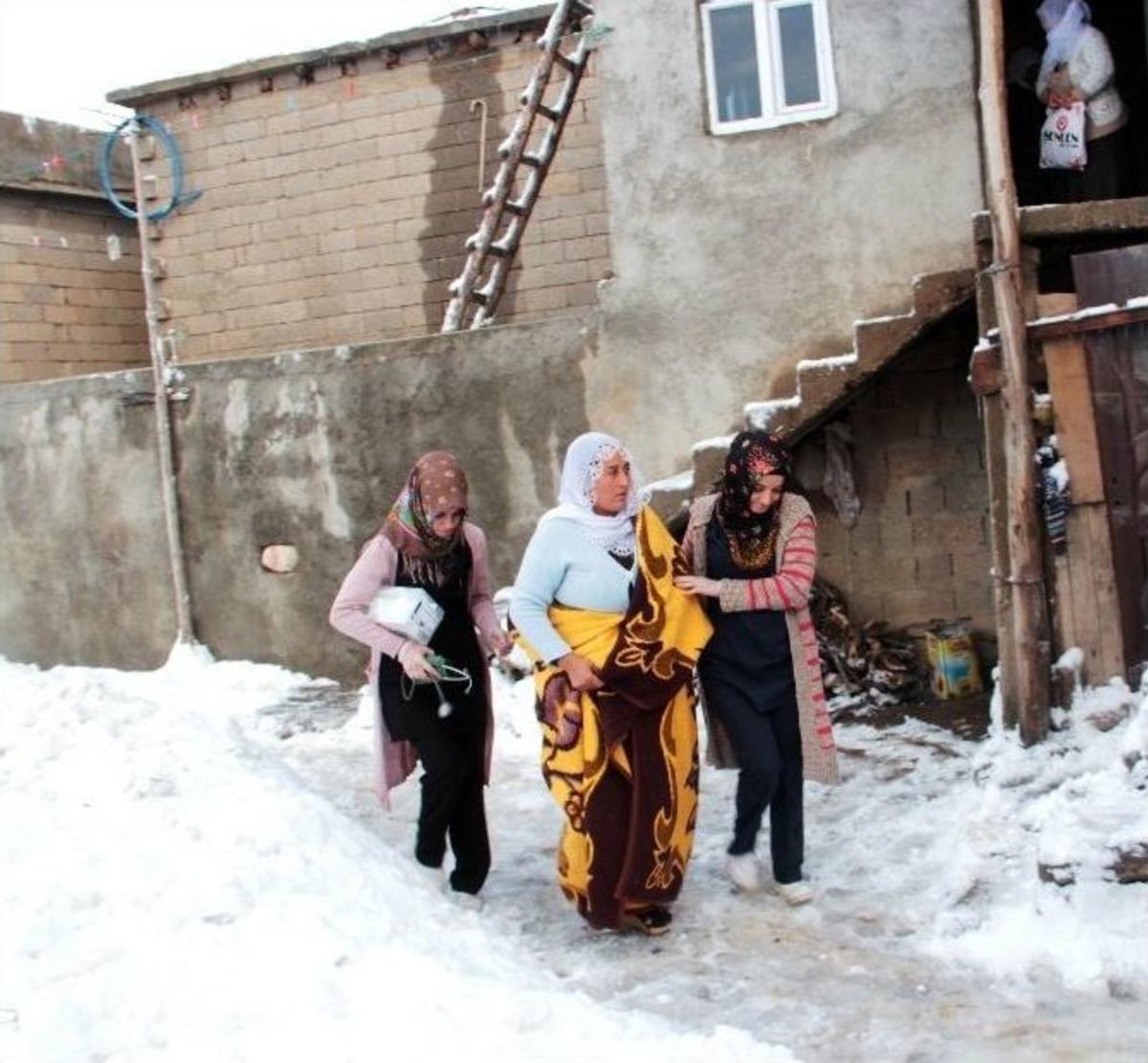 Hamile Kadına 6 Saatlik Yol A&ccedil;ma &Ccedil;alışması Sonrası Ulaşıldı