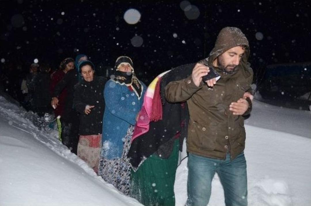 Y&uuml;ksekova&rsquo;da 6 Saatlik Hasta Kurtarma Operasyonu