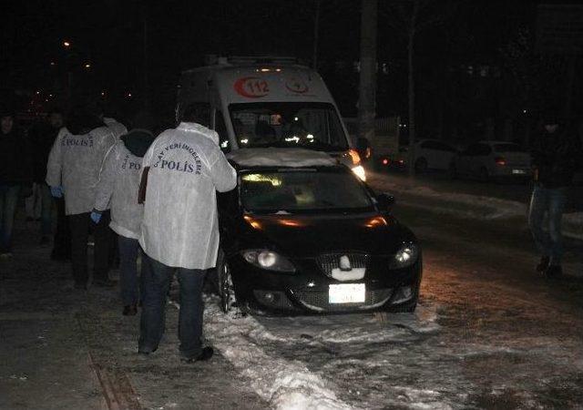 Otomobilde Boğazı Kesilmiş Kadın Cesedi Bulundu