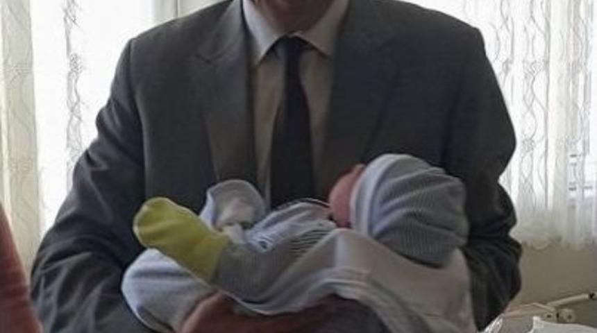 Uşak&rsquo;ta Yeni Yılın İlk Bebeği Sabah Karşı D&uuml;nyaya Geldi