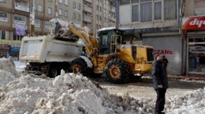 Hakkari&rsquo;de Karla M&uuml;cadele &Ccedil;alışması