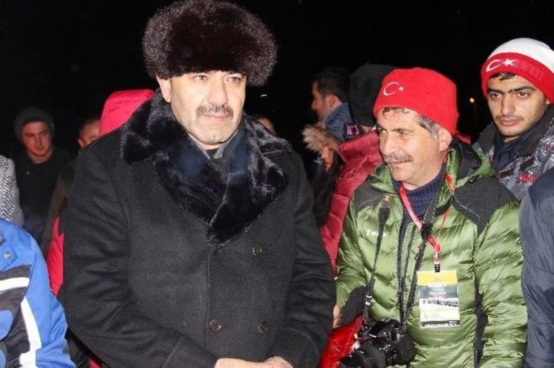 T&uuml;rk D&uuml;nyası Sarıkamış Şehitleri İ&ccedil;in Gece N&ouml;betinde