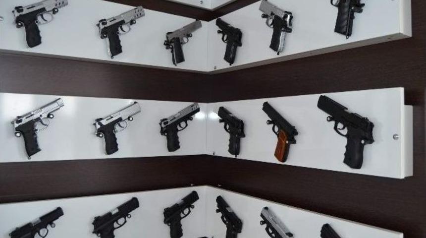 Tisaş Abd&rsquo;ye 10 Yılda 100 Binin &Uuml;zerinde Tabanca İhra&ccedil; Etti