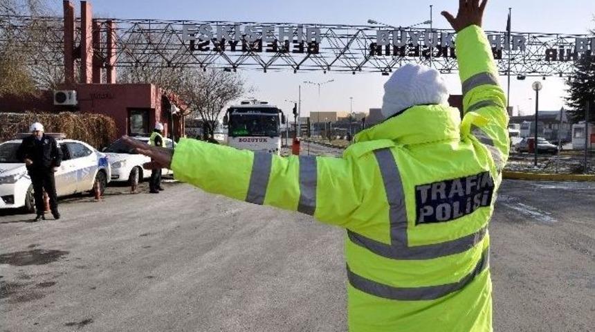 Eskişehir Otogarında Kış Lastiği Denetimi