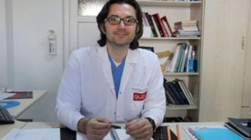 Kal&ccedil;a Protezi Ameliyatıyla Ayağa Kalktı