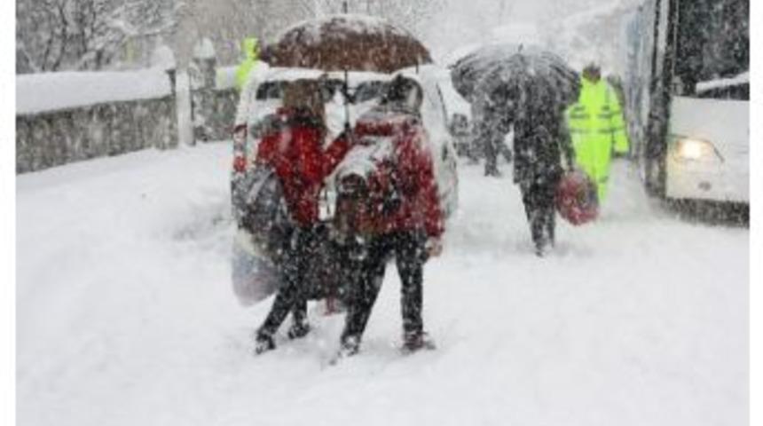 Bartın&rsquo;da Eğitime İki G&uuml;n Kar Tatili
