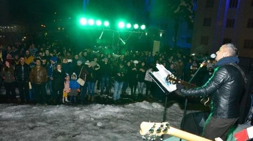 &Uuml;nye&rsquo;de &rsquo;kar Festivali&rsquo; Coşkusu