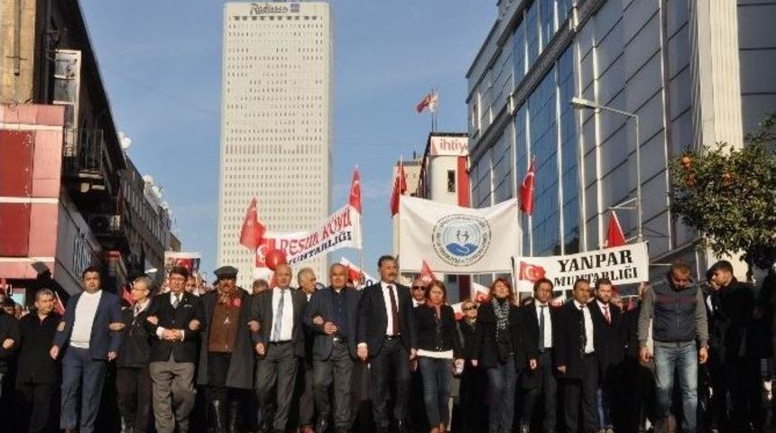 Mersin&rsquo;de Binlerce Kişi &rsquo;zafer Y&uuml;r&uuml;y&uuml;ş&uuml;&rsquo;ne Katıldı