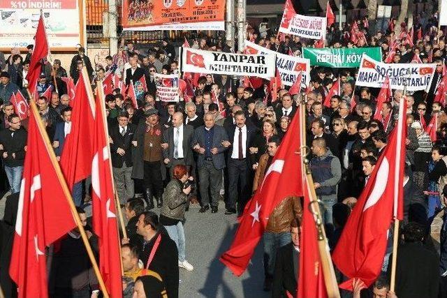 Mersin’de Binlerce Kişi ’zafer Yürüyüşü’ne Katıldı