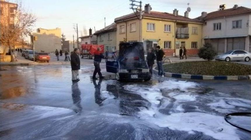 Afyonkarahisar&rsquo;da Ara&ccedil; Yangını