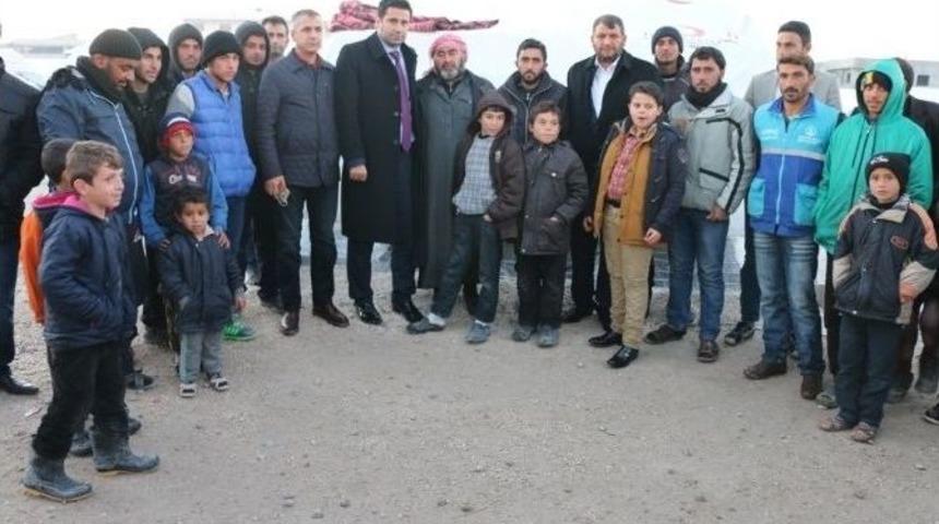 Milletvekili Yıldız, Suriyelilerin Kaldığı Yaşam Merkezini Ziyaret Etti