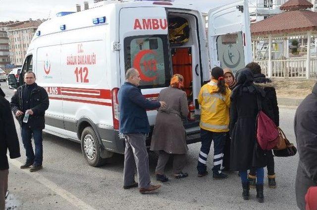 Tosya-çorum Kavşağında Trafik Kazası: 9 Yaralı