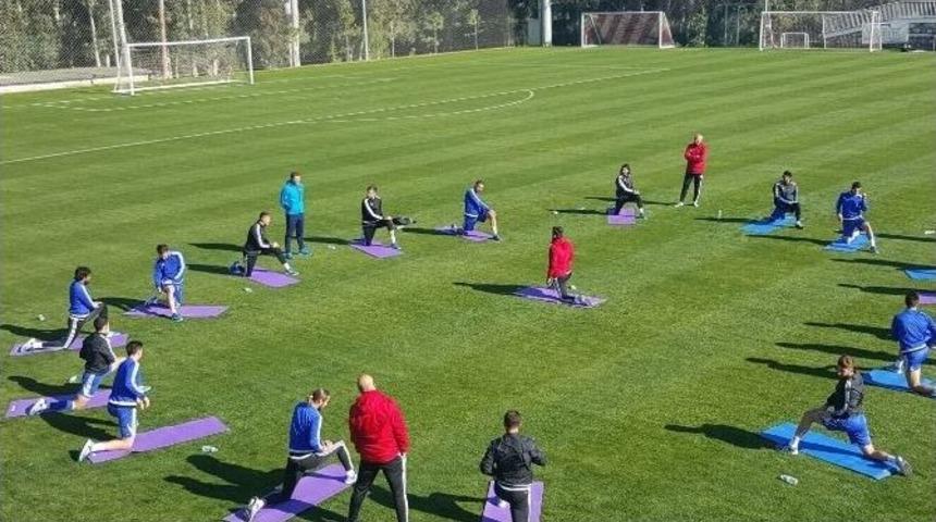 Gaziantep B&uuml;y&uuml;kşehir Belediyespor, Kamp &Ccedil;alışmalarına Başladı