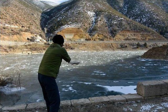 Gümüşhane’de Aşırı Soğuklar Barajları Dondurdu