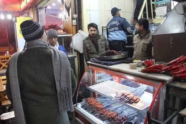 Eyyübiye Belediyesi Zabıta Ekiplerinden Gıda Denetimi