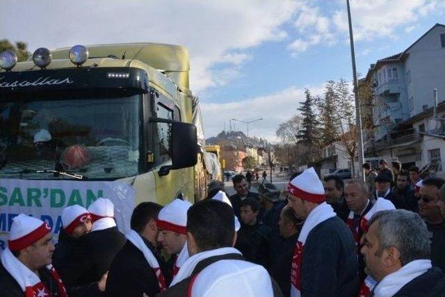 Niksar’dan Türkmenlere 2 Tır Yardım