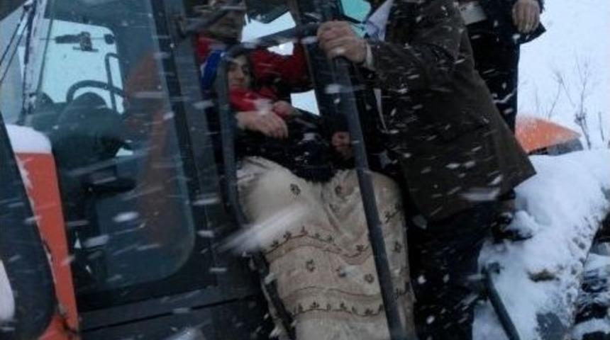 Batman’da Doğum Sancısı Tutan İki Kadın, 5 Saat Süren Çalışmayla Kurtarıldı