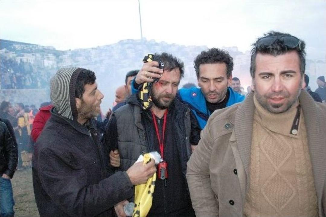 Nejat İşler Kanlar İ&ccedil;inde Şampiyonluğu Kutladı