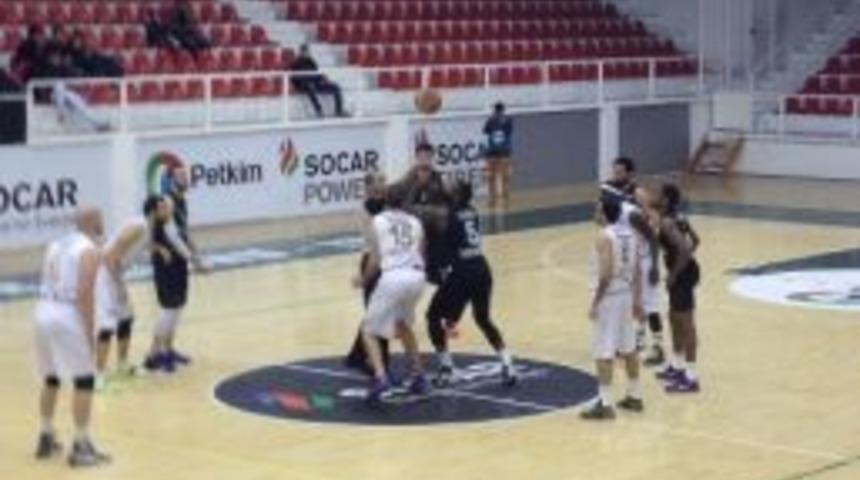 B&uuml;y&uuml;kşehir Basket Takımı İzmir&rsquo;den Galip D&ouml;n&uuml;yor
