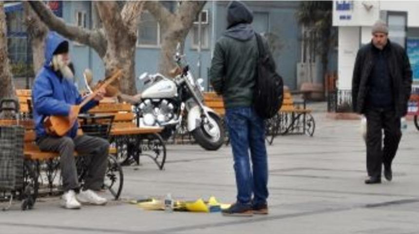 Yaz Kış Saz &Ccedil;alıyor