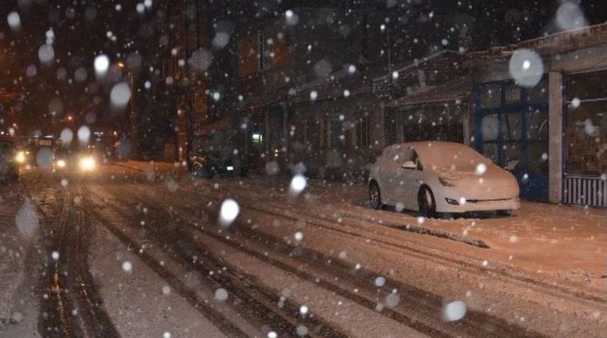 &Ccedil;orlu&rsquo;da Okullara Kar Tatili