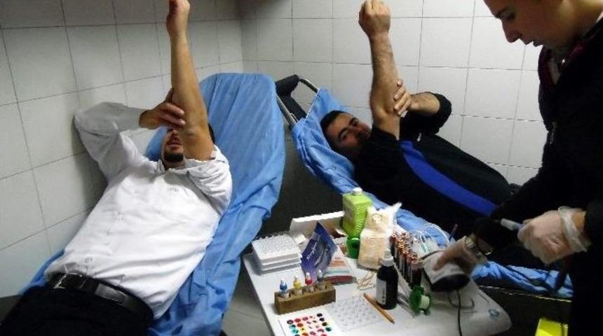 Otomotiv Firması Kazalarda Oluşan İhtiyaca Dikkat &Ccedil;ekmek İ&ccedil;in Kan Bağışladı