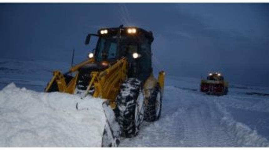 Erciş&rsquo;te Karla M&uuml;cadele &Ccedil;alışması