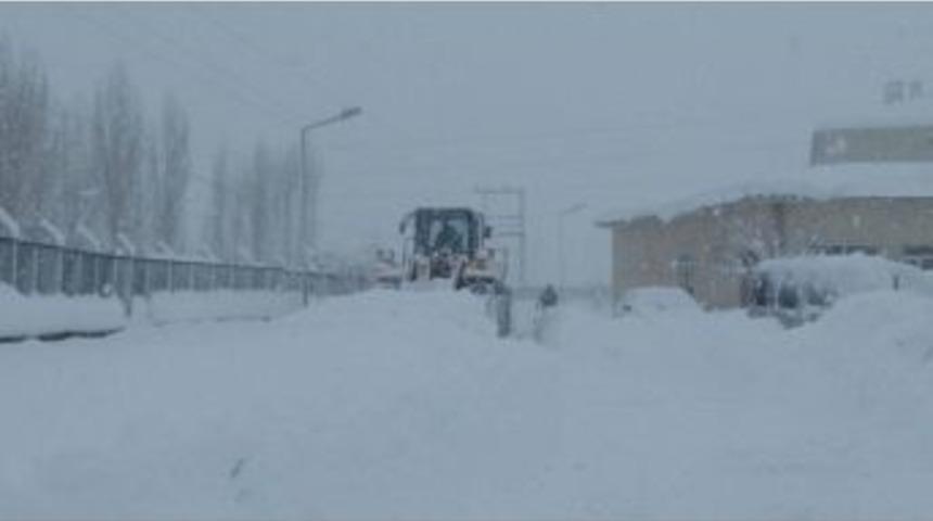 Hakkari&rsquo;de Yol A&ccedil;ma &Ccedil;alışması