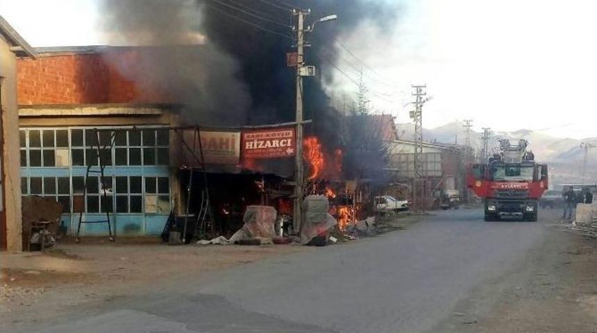 Beyşehir&rsquo;de İş Yeri Alev Alev Yandı