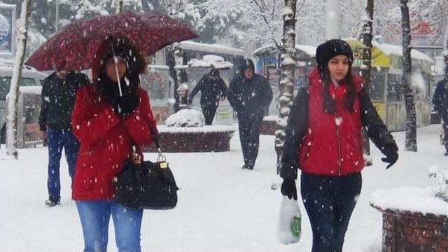 Isparta’da Kar, Hayatı Olumsuz Etkiledi