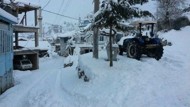 Demirci’de Yoğun Kar Yağışı