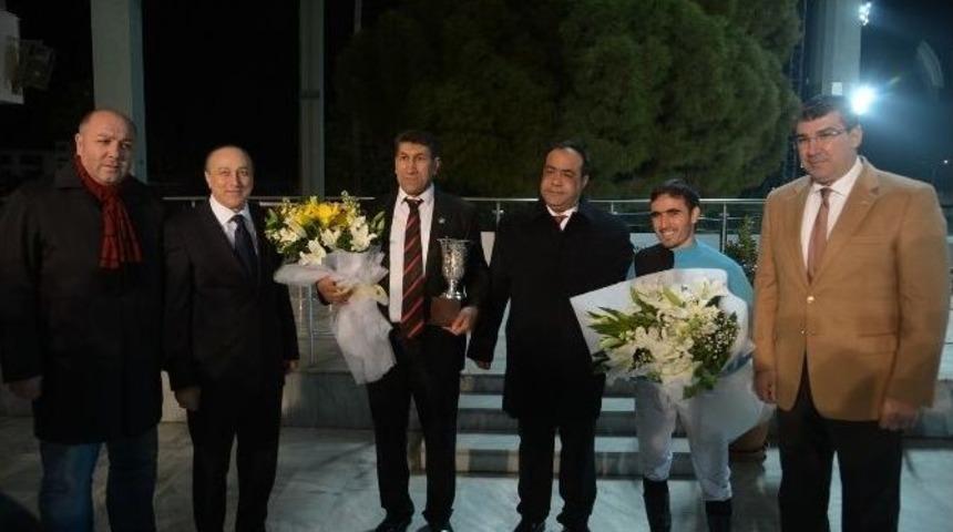 Kurtuluş Koşusu&rsquo;nu "hot Chocolate" Kazandı