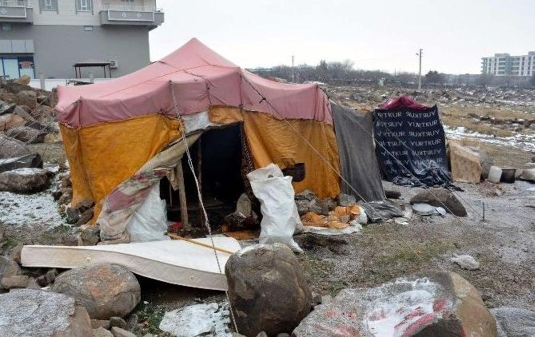 Eksi 3 Derecede &Ccedil;adırda Yaşam M&uuml;cadelesi