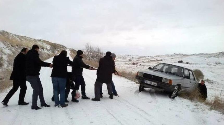 &Ouml;ğretmenler &Ouml;l&uuml;mden D&ouml;nd&uuml;