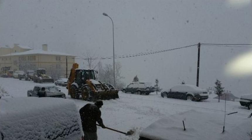 Yoğun Kar Karaman’ın Yüksek Kesimlerinde Etkili Oluyor