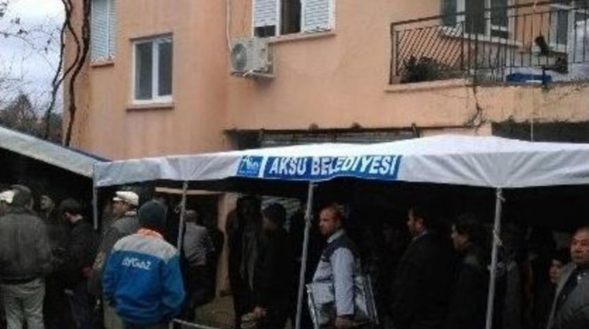 Klimaya Destek İ&ccedil;in Odada Yakılan Mangal Sonları Oldu