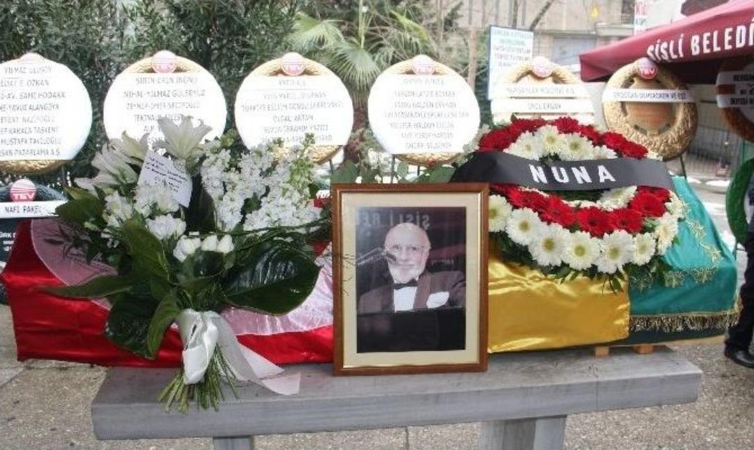 Hukuk&ccedil;u Yazar Yiğit Okur, Son Yolculuğuna Uğurlandı