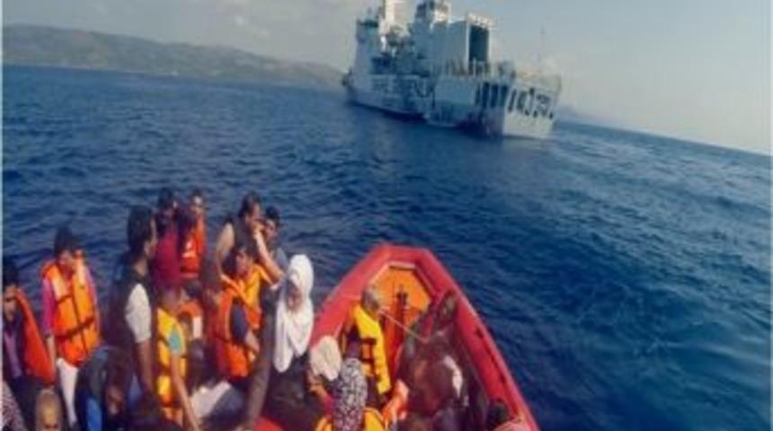 Sahil G&uuml;venlik Ekibinin Ege Denizinde Operasyonları