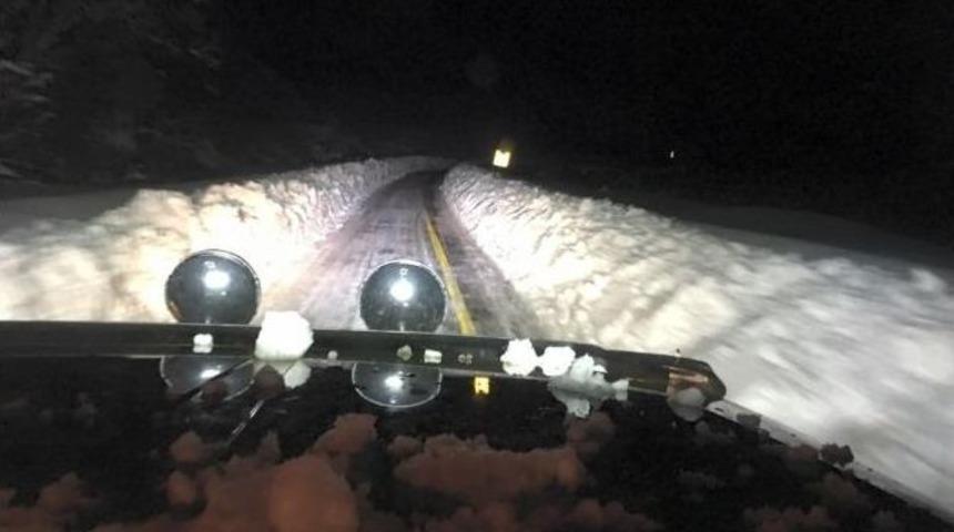 4 Saat Soğukta Mahsur Kalan Yolcuların İmdadına Milletvekili Koştu