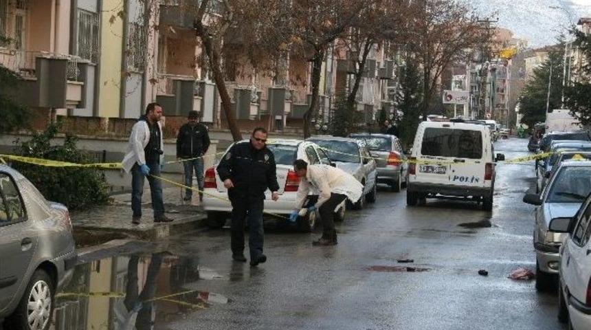 Boşandığı Eşini Sokak Ortasında Pompalı T&uuml;fekle Vurdu