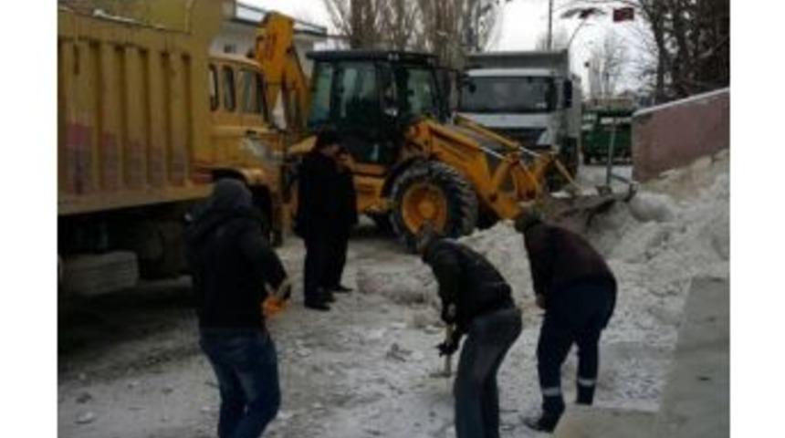 Pasinler&rsquo;de Karla M&uuml;cadele &Ccedil;alışmaları Başlatıldı