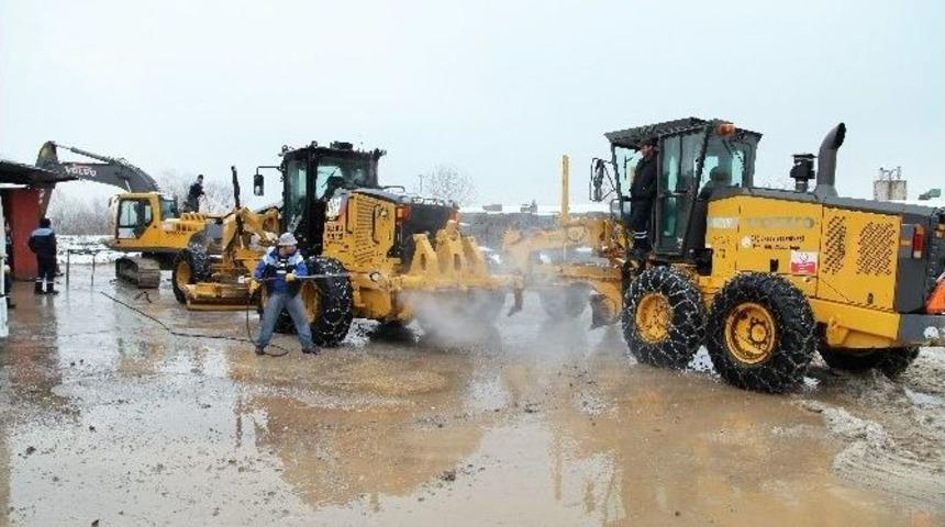 Başiskele Ekipleri Karla M&uuml;cadele Sona Erdi