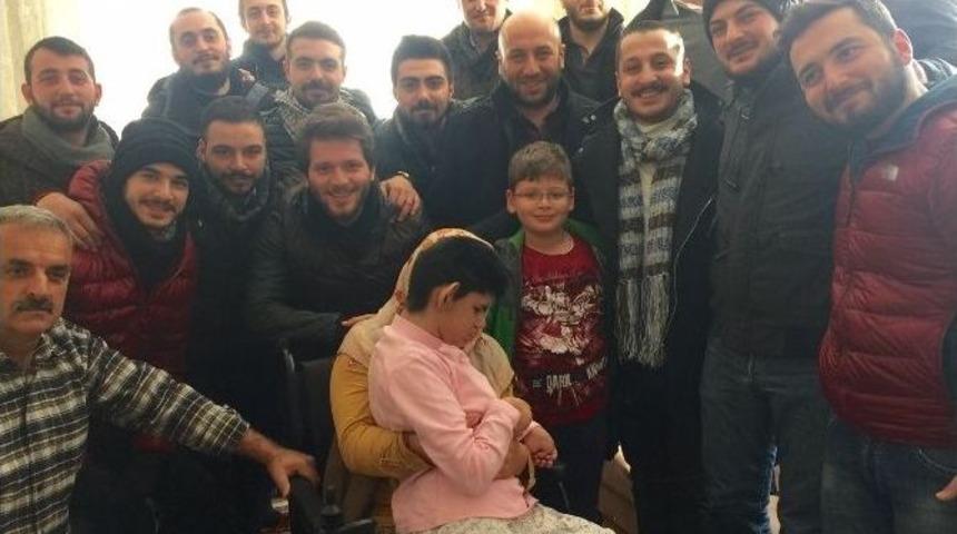 D&uuml;zceli Gen&ccedil;lerden &Ouml;z&uuml;rl&uuml; Gen&ccedil; Kıza Destek